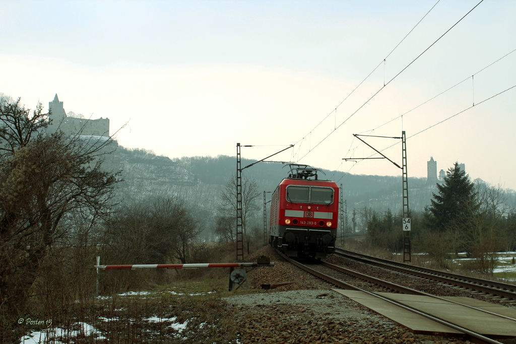 143 293 unterhalb von Rudelsburg und Burg Saaleck am 29.03.2013.