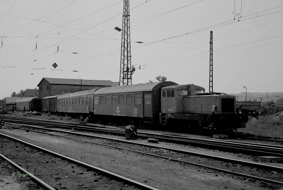 311 533 abgestellt im ehem. BHG-Anschluss in Naumburg am 20.05.1993.