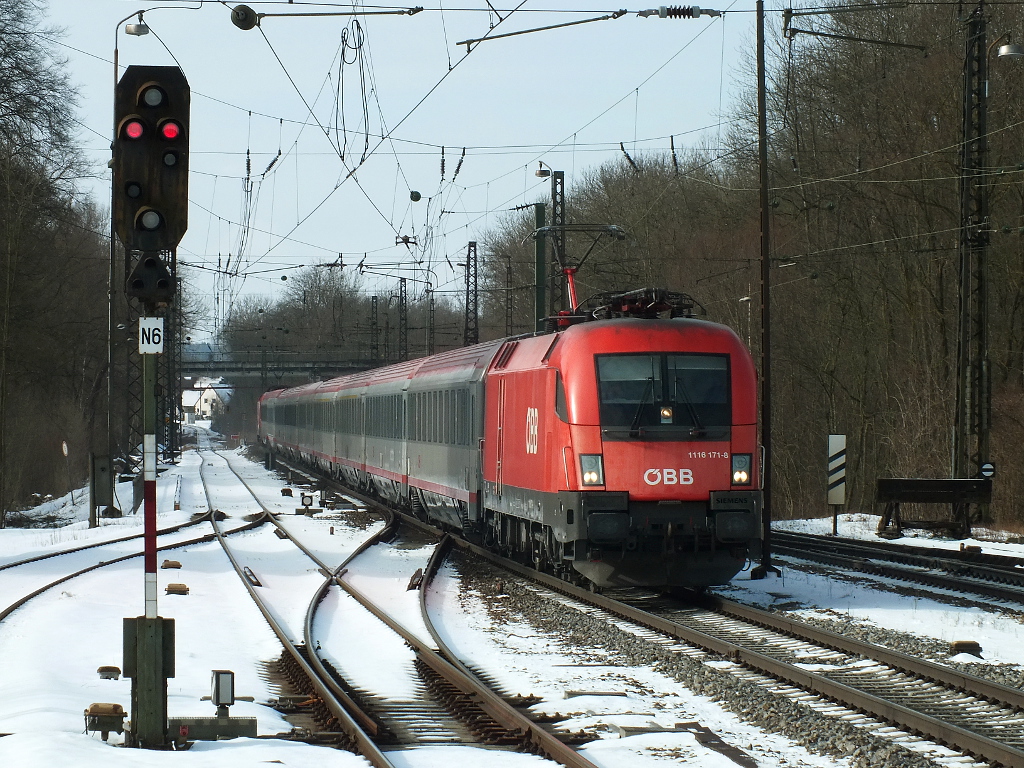 EC 1113 mit 1116 171 an der Spitze am 16.02.2012 in Gnzburg.
