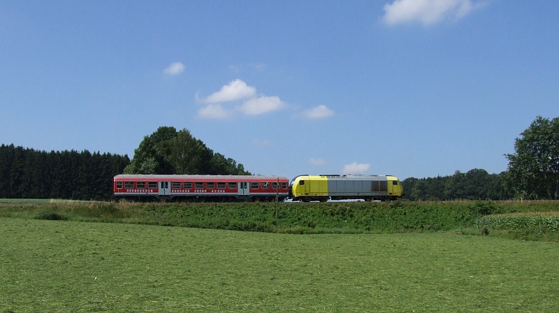 Am 05.08.2009 kam die Lok wieder Lz nach Krumbach um den Gegenzug wieder von Krumbach zurck nach Mnchen zu fahren. Hier am Behlinger Berg.