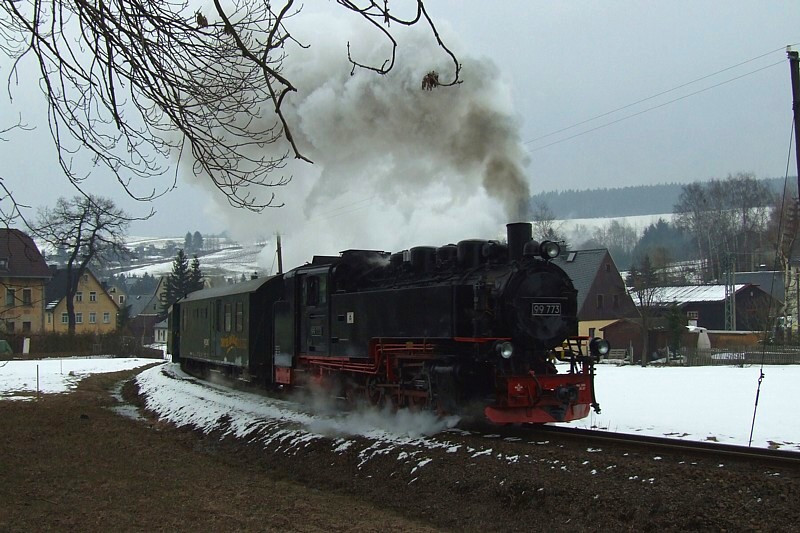 Ausfahrt Bahnhof Neudorf am 18.03.2009.