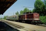 Am 31.05.1996 wartet 204 834 mit ihrer RB auf Fahrgste nach Groheringen im unteren Bahnhof Smmerda.
