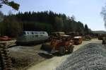 Derzeit finden auf der Mittelschwabenbahn bis zum 18.04.2010 Bauarbeiten statt. Dabei kommt auch V 270.09 der SGL zum Einsatz. Ellzee 06.04.2010.