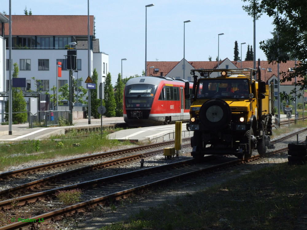 Am 30.05.2011 wurde im Bahnhof Krumbach mit einem Zweiwege-Unimog das Unkraut  vernichtet !
