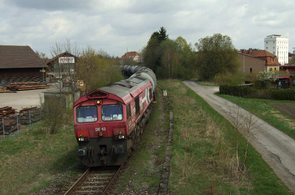 HGK DE 62 bei der Ausfahrt aus Memmingen gen Lindau am 13.04.2011.
