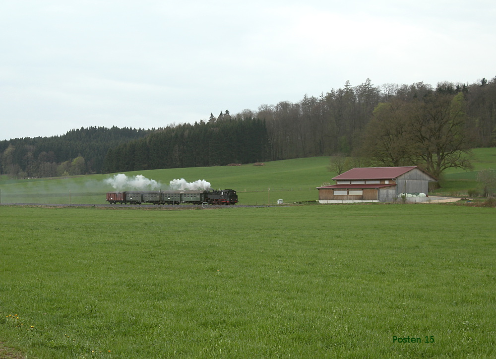 Im Rahmen einer privaten Kleingruppenveranstaltung kam am 17.04.2015 mehrmals 64 419 mit einen Museums GmP auf der Mittelschwabenbahn zum Einsatz!
vor Billenhausen