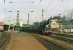 In Erfurt Hbf  steht 94 1292 mit dem Erfurter Traditionszug zum umsetzen an den Bahnsteig bereit, um dann nach Erfurt West zu fahren. Lang, lang ist´s her.... Erfurt Hbf den 12.07.1992.